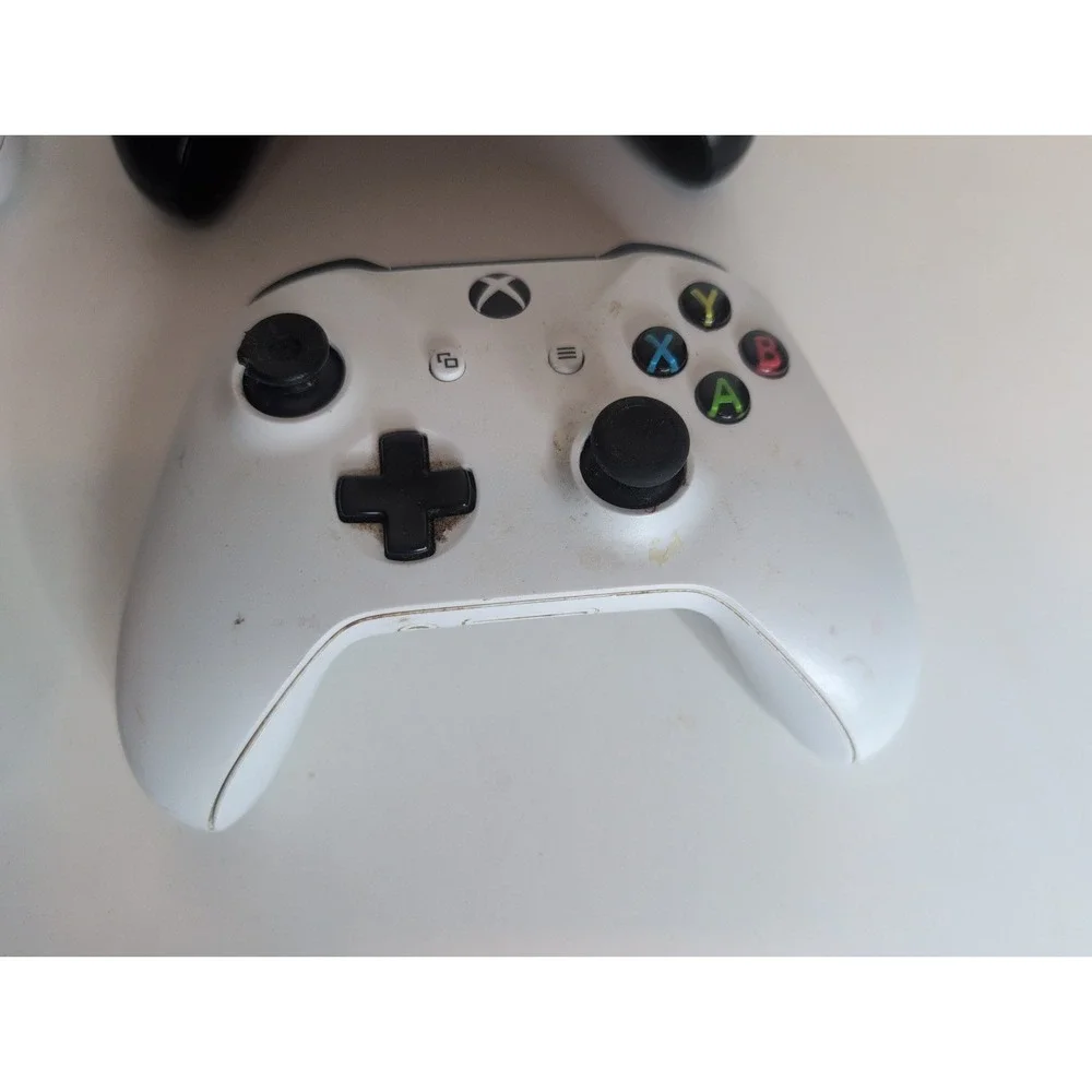 Lot Of 4 Xbox One Wireless Controllers 3 White 1 Black